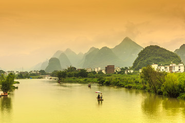 大班主题教案《动物世界》