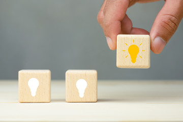 交通事故中没有出示警示三角架双方都处罚吗。需处罚多少？