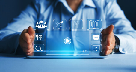 交通事故中没有出示警示三角架双方都处罚吗。需处罚多少？