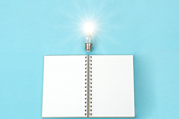 交通事故中没有出示警示三角架双方都处罚吗。需处罚多少？