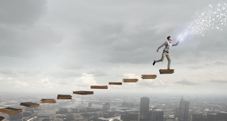 大班主题教案《动物世界》